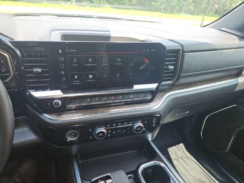 Used 2024 GMC Sierra 1500 Elevation w/ LPO, Elevation Black Package AWD/4WD image 19