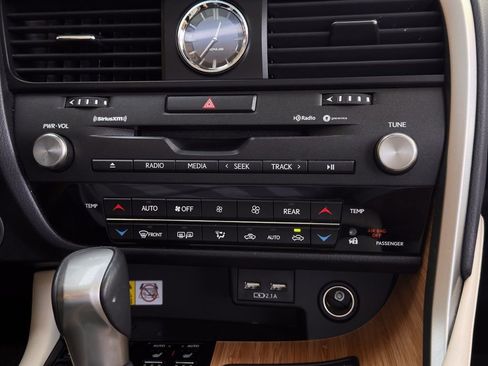 Used 2022 Lexus RX 350L Premium w/ Premium Package image 15