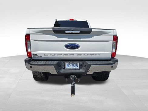 Used 2019 Ford F250 XLT w/ XLT Premium Package AWD/4WD image 14