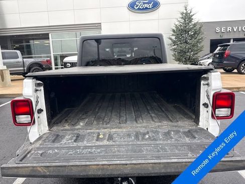 Used 2023 Jeep Gladiator Sport AWD/4WD image 10