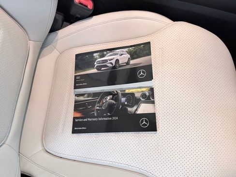 Used 2024 Mercedes-Benz GLC 300 image 45