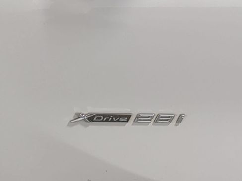 Used 2017 BMW X1 xDrive28i AWD/4WD image 16