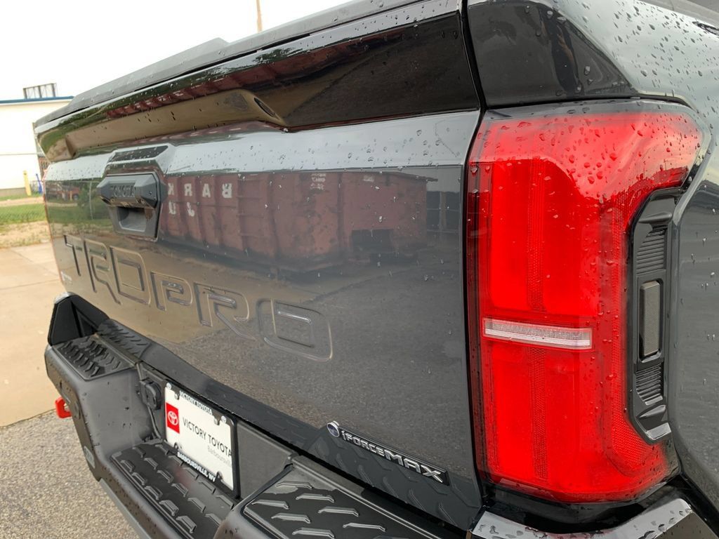 Used 2025 Toyota Tacoma TRD Pro AWD/4WD image 33