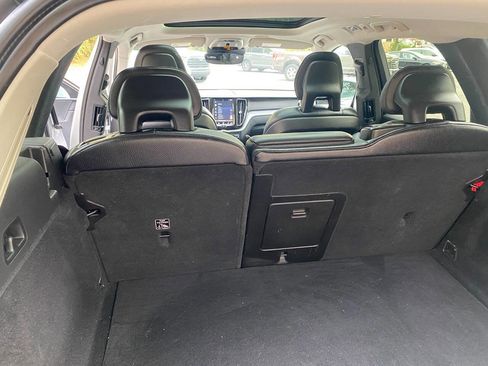 Used 2018 Volvo XC60 T5 Momentum w/ Vision Package image 51