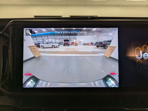 Used 2024 Jeep Gladiator Rubicon w/ Convenience Group image 13