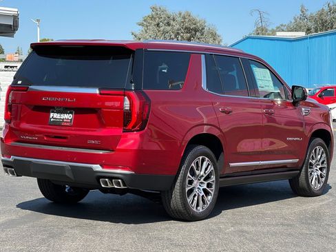 New 2026 GMC Yukon Denali w/ Denali Reserve Package AWD/4WD image 4