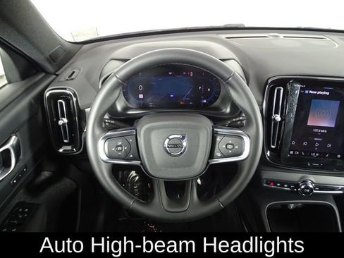Used 2025 Volvo XC40 B5 Core AWD/4WD image 24
