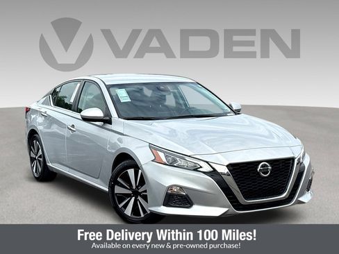 Used 2022 Nissan Altima 2.5 SV image 1