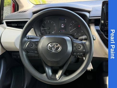 Used 2025 Toyota Corolla LE FWD image 14