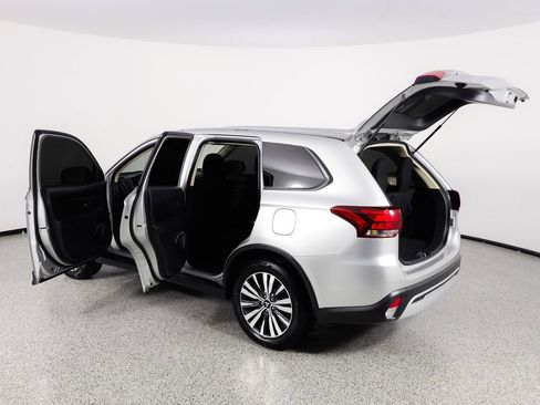 Used 2020 Mitsubishi Outlander ES image 13