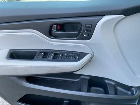 Used 2024 Honda Odyssey EX-L image 19