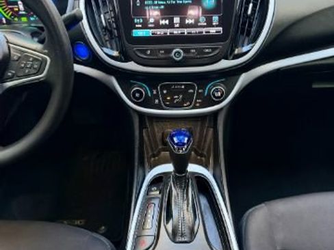 Used 2018 Chevrolet Volt LT image 19