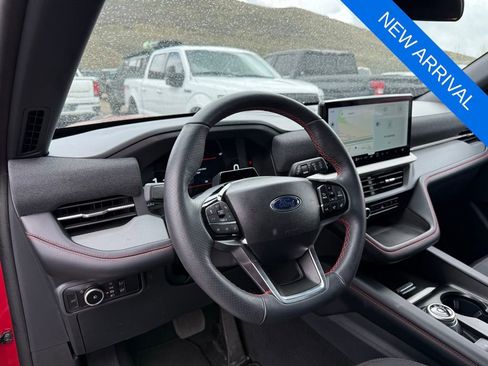 Used 2025 Ford Explorer ST-Line w/ ST-Line Street Pack image 8