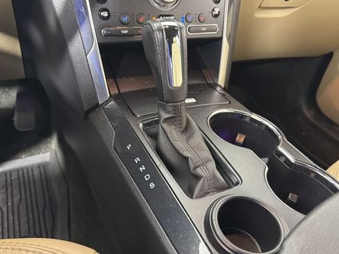 Used 2017 Ford Explorer Limited FWD image 6