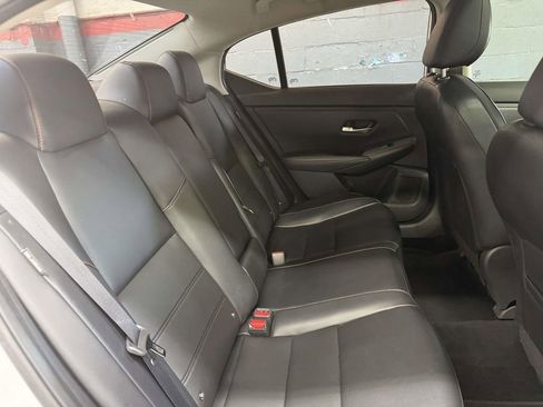 Used 2022 Nissan Sentra SR w/ SR Premium Package FWD image 23