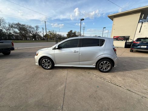 Used 2019 Chevrolet Sonic LT w/ Convenience Package image 4