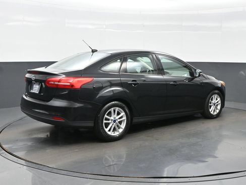 Used 2015 Ford Focus SE FWD image 6