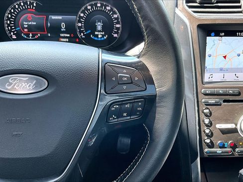 Used 2018 Ford Explorer Platinum AWD/4WD image 25