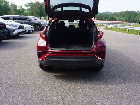 Used 2018 Toyota C-HR XLE FWD image 11