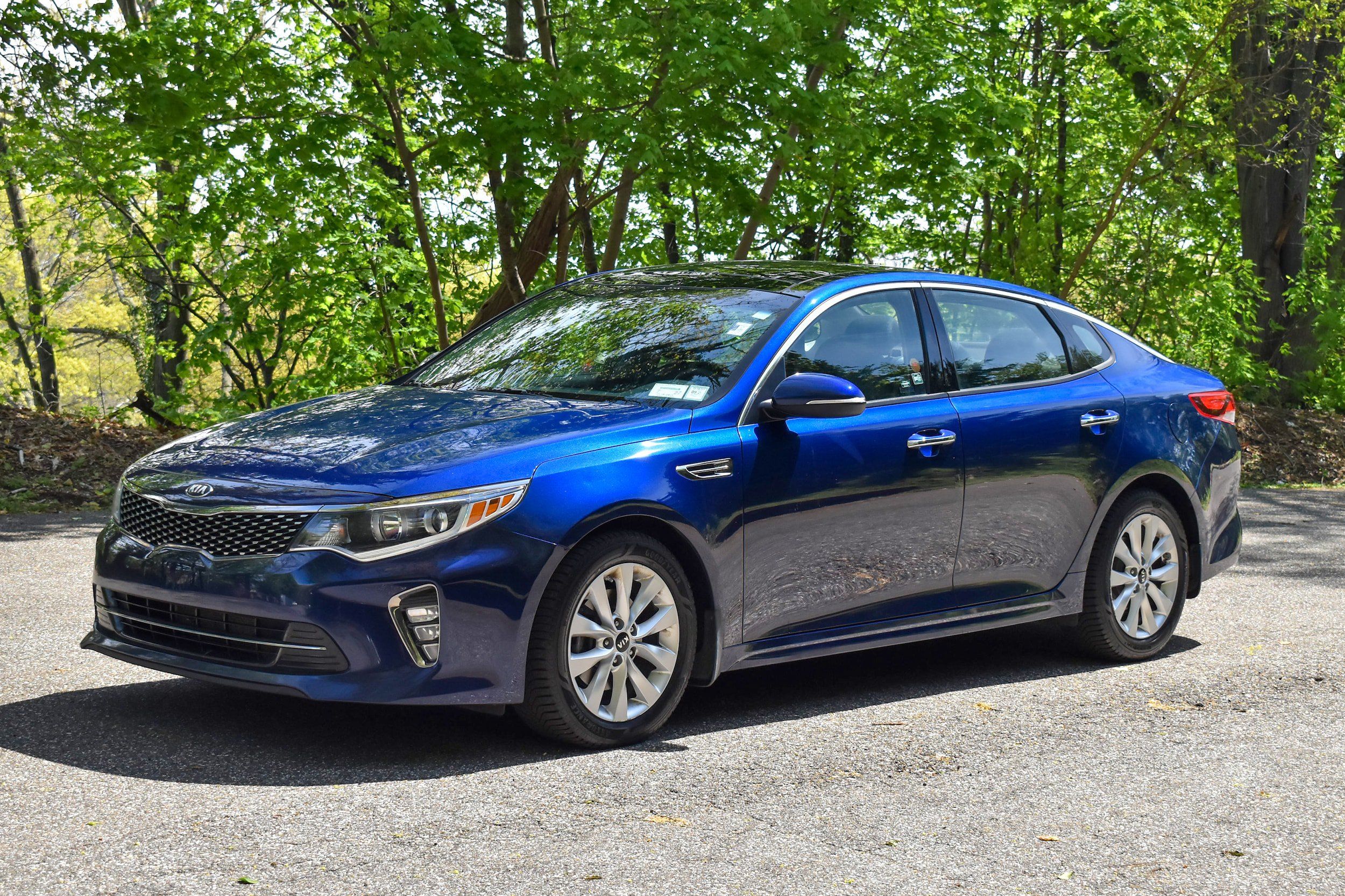 Used 2018 Kia Optima S w/ Panoramic Sunroof Package FWD image 2