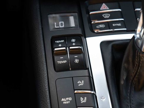 Used 2017 Porsche Macan image 17