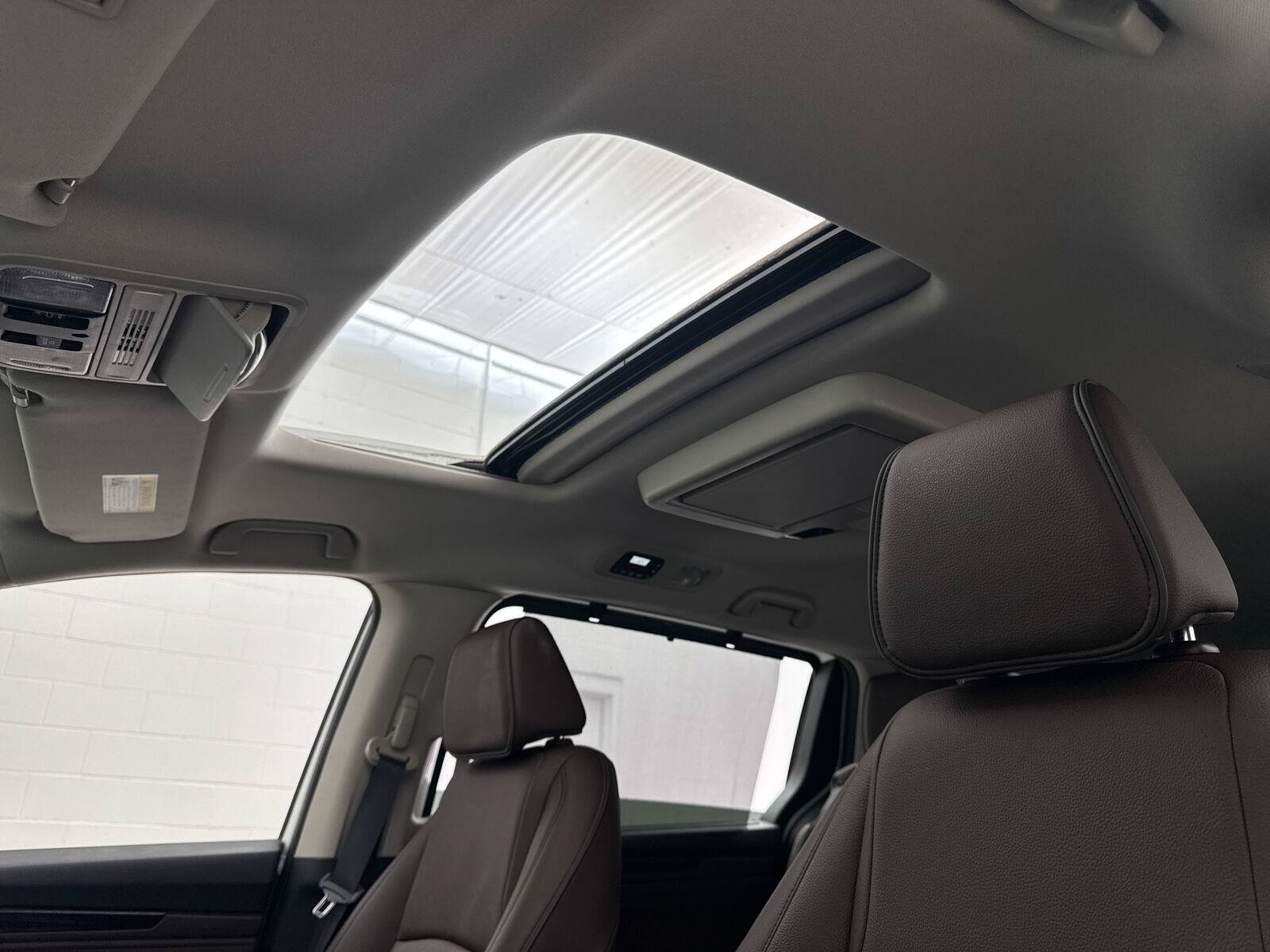 Used 2025 Honda Odyssey Touring image 3