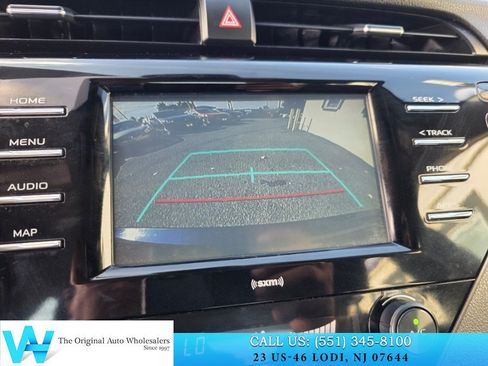 Used 2020 Toyota Camry SE FWD image 17