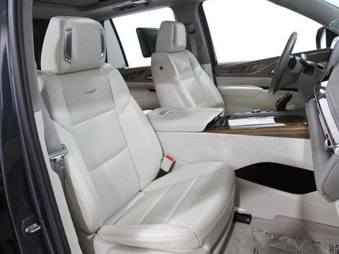 Used 2021 Cadillac Escalade Sport Platinum image 19