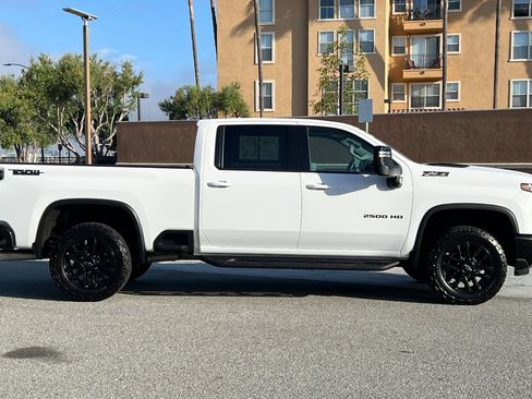 Used 2025 Chevrolet Silverado 2500 LTZ w/ LTZ Plus Package image 3