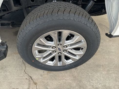 New 2025 Ford F150 Lariat w/ Equipment Group 502A High image 31