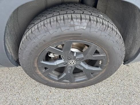 Used 2025 Volkswagen Atlas Peak Edition SE AWD/4WD image 10