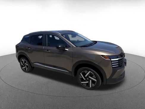 Used 2026 Nissan Kicks SV w/ Cold Weather Package FWD image 2