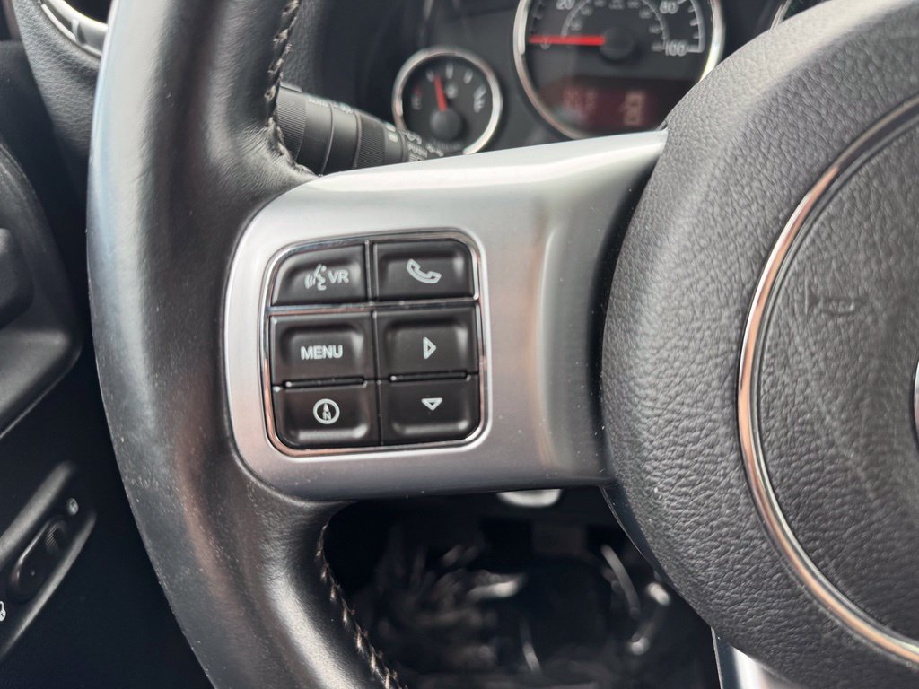Used 2015 Jeep Wrangler Unlimited Rubicon AWD/4WD image 19