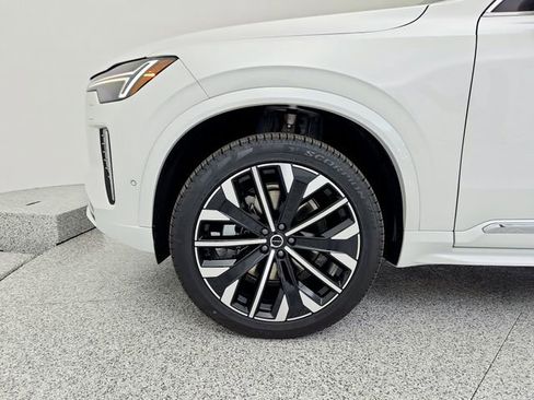 New 2025 Volvo XC90 B6 Plus w/ Protection Package Premier image 30