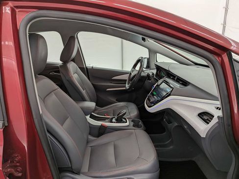 Used 2021 Chevrolet Bolt Premier w/ Infotainment Package image 21