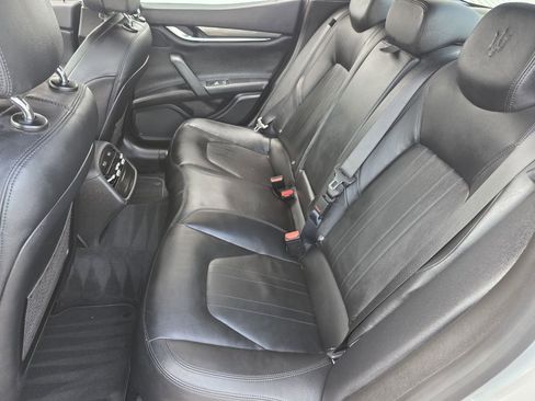 Used 2017 Maserati Ghibli RWD image 31
