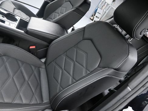 Used 2024 Volkswagen Atlas Cross Sport SE FWD image 9