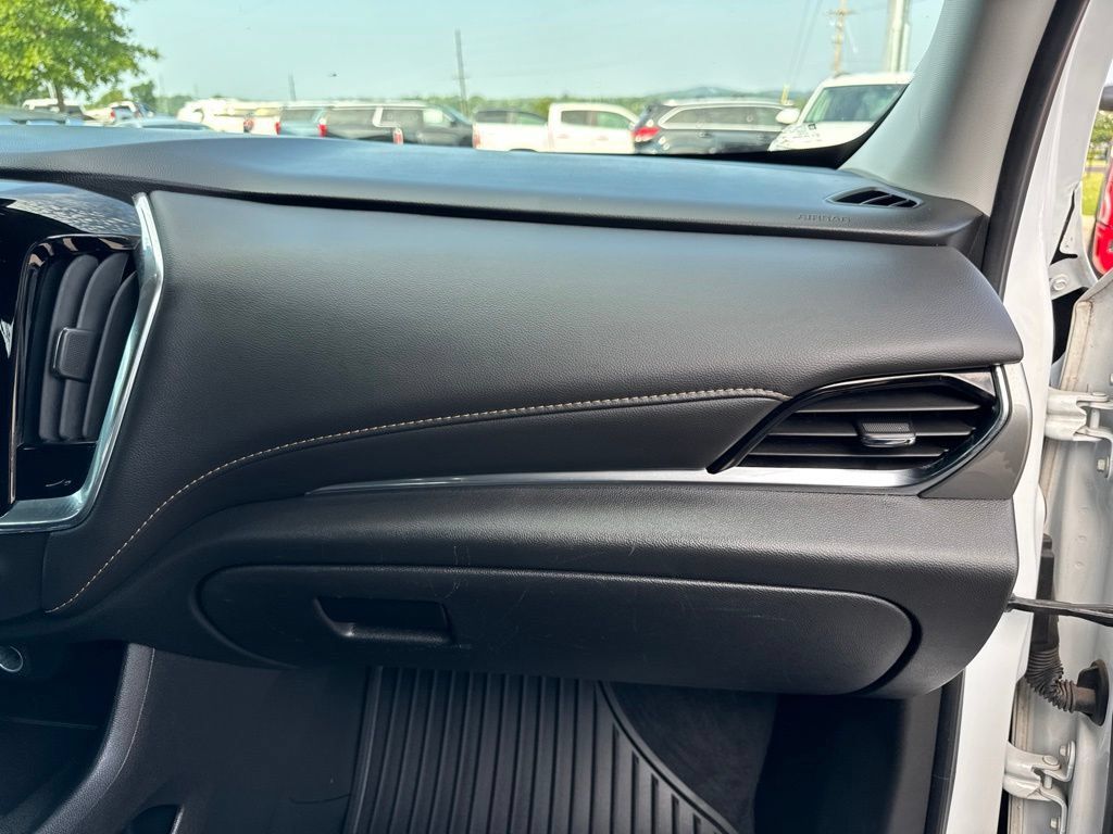 Used 2020 Chevrolet Traverse LS FWD image 18