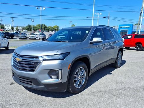 Used 2023 Chevrolet Traverse LT image 8