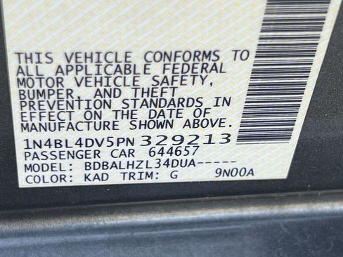 Used 2023 Nissan Altima 2.5 SV FWD image 11