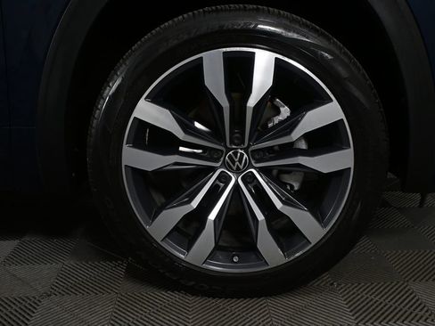 Used 2022 Volkswagen Atlas Cross Sport SEL Premium R-Line image 36