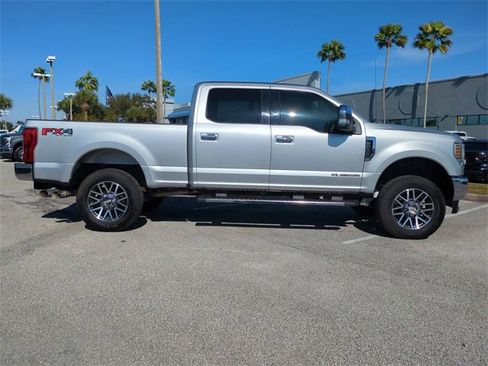 Used 2018 Ford F250 Lariat w/ Chrome Package image 3