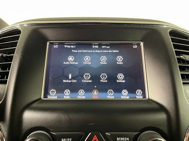 Used 2019 Jeep Grand Cherokee Laredo AWD/4WD image 28