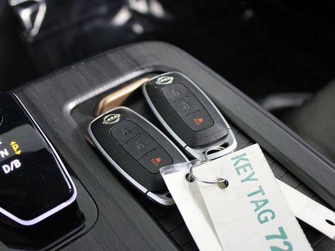 Used 2024 Nissan Ariya FWD image 23