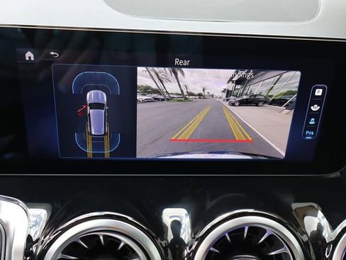 New 2025 Mercedes-Benz GLB 250 image 11