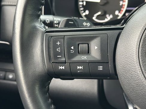 Used 2022 Nissan Pathfinder SV image 38