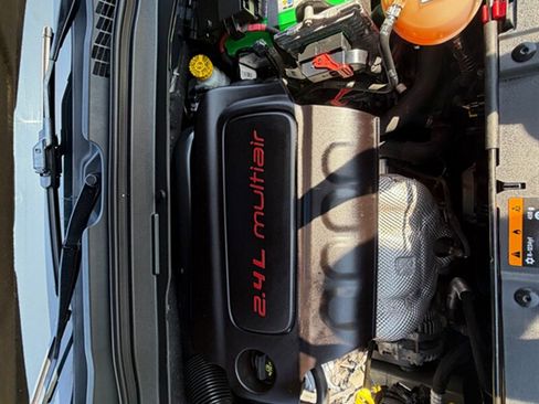 Used 2017 Jeep Renegade Trailhawk AWD/4WD image 30