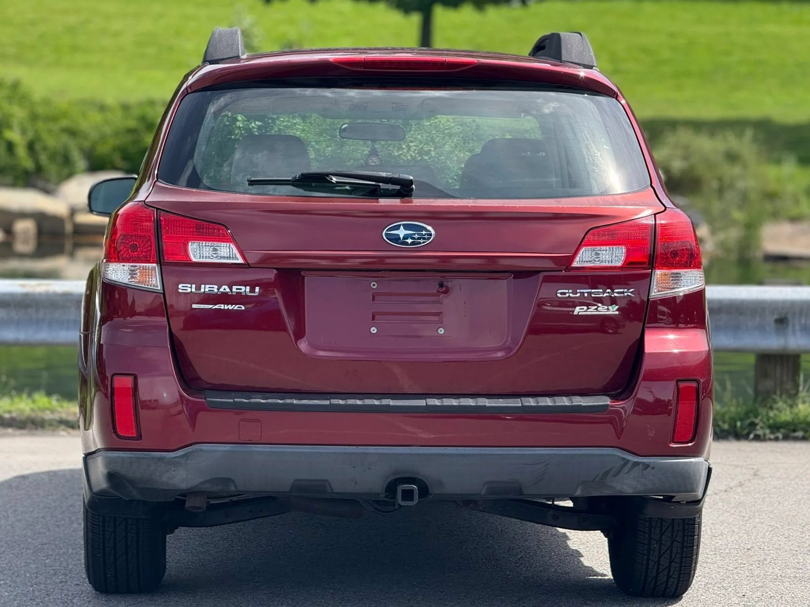 Used 2011 Subaru Outback 2.5i AWD/4WD image 6