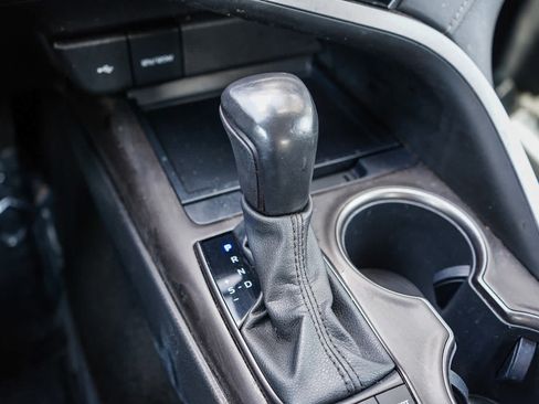 Used 2022 Toyota Camry SE w/ Carpet Mat Package (TMS) FWD image 21