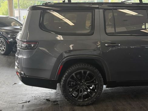Used 2024 Jeep Grand Wagoneer Series II Obsidian w/ Quick Order Packagew 28T AWD/4WD image 4